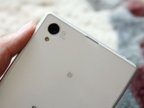 夏普窄边框手机_索尼无边框手机有几款_索尼窄边框手机