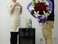 海尔为年轻时尚一族推出mini酒柜 