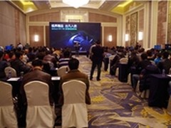 华硕VX239H闪耀全场AIC展台