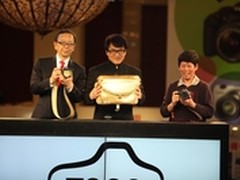 佳能EOS达成7000万台 成龙出席纪念仪式