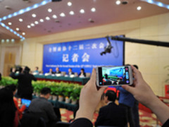 跑会新装备 谷歌初现 酷派4G手机成标配