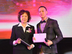 AOC发布两双翼四屏新品 引领显示器升级