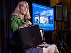 玩儿大了 Intel展示便携式一体机原型机