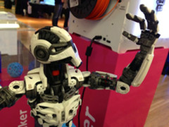 资深创客花半年时间3D打印炫酷机械人