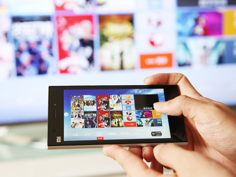 手机用什么软件看电视好_最适合看电视的手机_看电视的手机多少钱