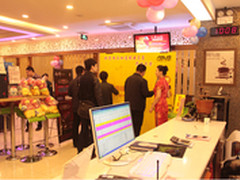 华硕VX279N-W进驻京城首家“有氧”网吧