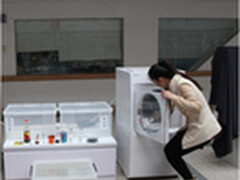 卡萨帝研发出能“洗白墨水”的洗衣机 