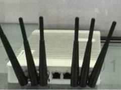 华为全球首款ICT融合移动互联网关AR511