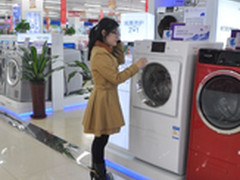 卡萨帝洗衣机将墨水洗成自来水 