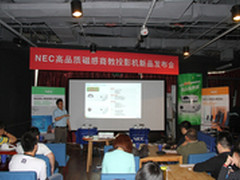 磁感防尘+色彩精准NEC推M2系列商教投影