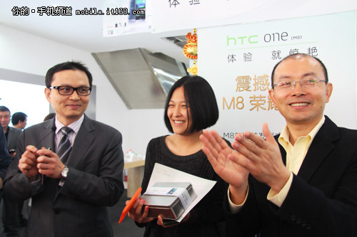 HTC联手迪信通同启HTC(M8)线下首发