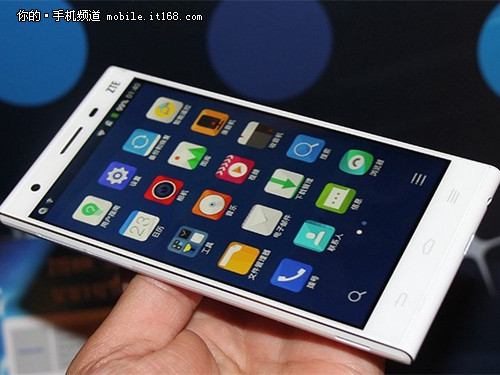 4G+骁龙四核仅1399元 中兴星星1号预约