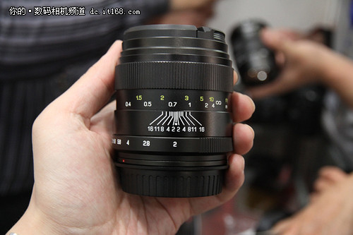 2014P&E现场 中一光学f\/0.95镜头亮相