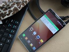 酷派8750 四核5.5寸1080P屏仅售799元