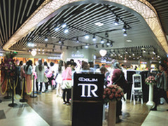 全球首家卡西欧自拍神器官方旗舰店开幕