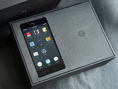 锤子手机预订破五万 跑分只有3万