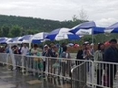 日逾万人冒雨排队参观世园海尔馆