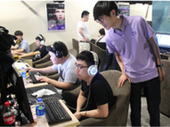 白鲨携媒体探CFPL S5明星战队训练地