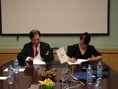 万国数据与嘉士伯签署战略合作协议