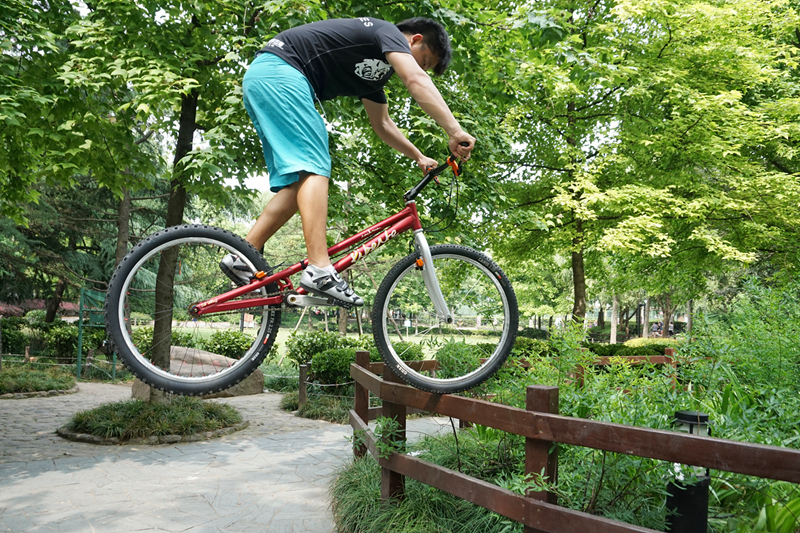 【图】掌控精彩 A6000抓拍酷炫攀爬自行车 - 数