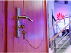 探秘“华为之门”感受穿越之旅