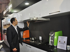 卡萨帝智慧厨电电博会上被英国球迷点赞