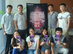 卡萨帝传奇热水器与用户一起玩耍 