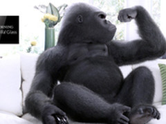 手机贴膜是否必要 康宁用实验为您解答