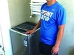 首批“免清洗”洗衣机抵达市民家中