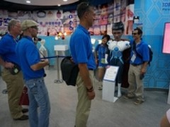 美国设计师世园会海尔馆偶遇“奥巴马”
