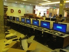 DQ高端网咖迎来炫光游戏键盘强势入驻