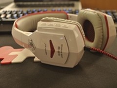 震动让游戏更带劲雷铭G918震动游戏耳机