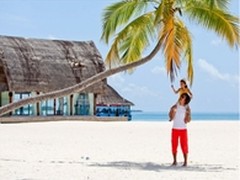 阳光小美女与佳能EOS 700D牵手东南亚