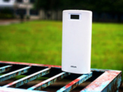 极速充电大容量海陆通Y308移动电源评测