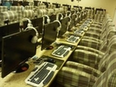 炫光弑血狂鲨游戏键盘助力重庆云彩网吧