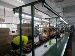 专业设备+严谨精神 炫光工厂车间纪实