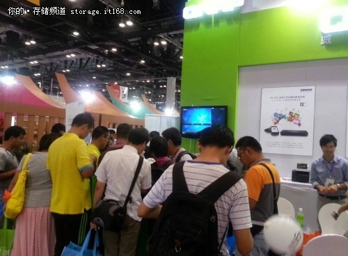 威联通QNAP携新品亮相MacWorld 2014