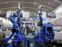 第十三届中国国际装备制造业博览会开幕