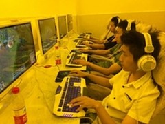 网吧组战队不可少西伯利亚V6游戏耳机