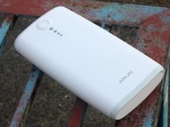 超大容量 海陆通Y208时尚移动电源图赏