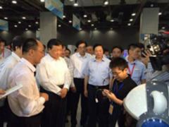 百度机器人现身科普日 刘云山点赞