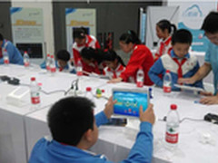 毛豆科技“爱上生活中的3D打印”