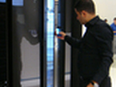 见人就亮 德国网友晒IFA展最牛冰箱