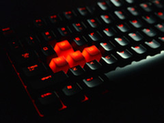 颠覆行业之作 血手光轴机械键盘售680元