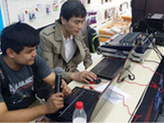AMD苏宁新浪超新星总决赛晋级赛进行中