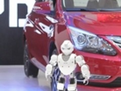 优必选阿尔法机器人亮相昆明国际车展 
