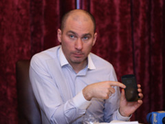 独特墨水屏 YotaPhone CEO马丁诺夫专访