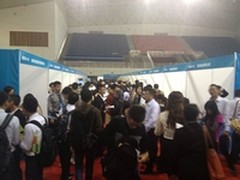 中国人才热线举办大型校园招聘会