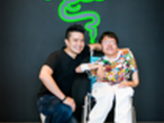 Razer老大挑战冰桶 向ALS捐赠10000美金