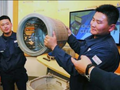 青岛新闻网现场拆卸洗衣机市民看后皱眉